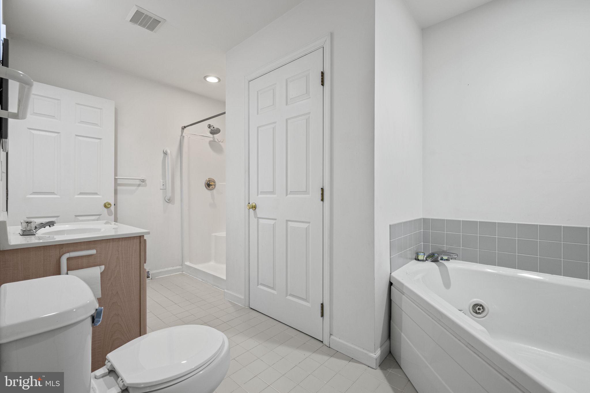 262 Crescent Dr