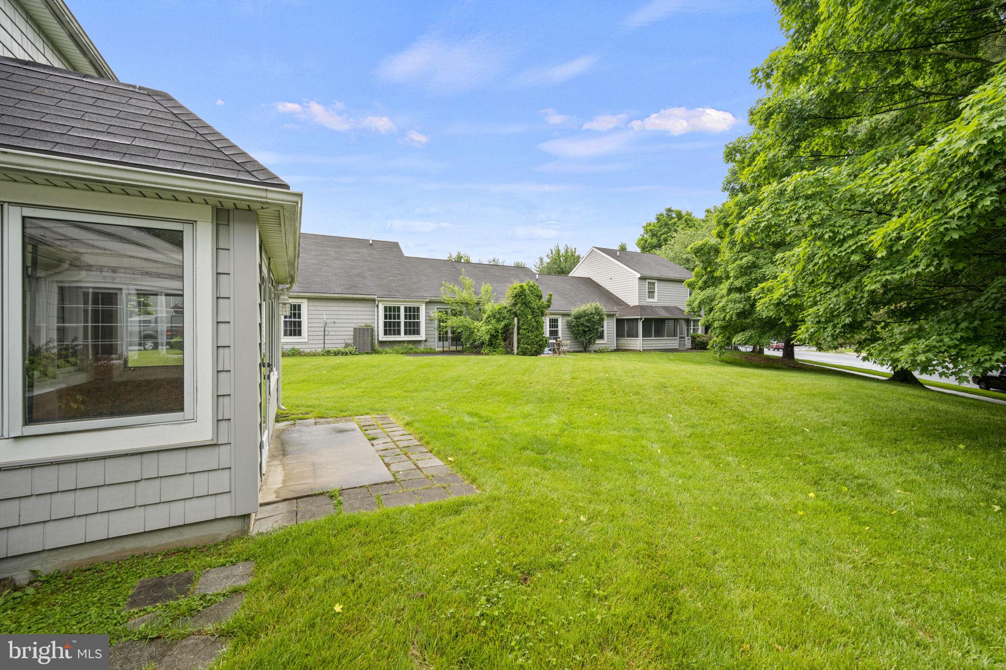 262 Crescent Dr