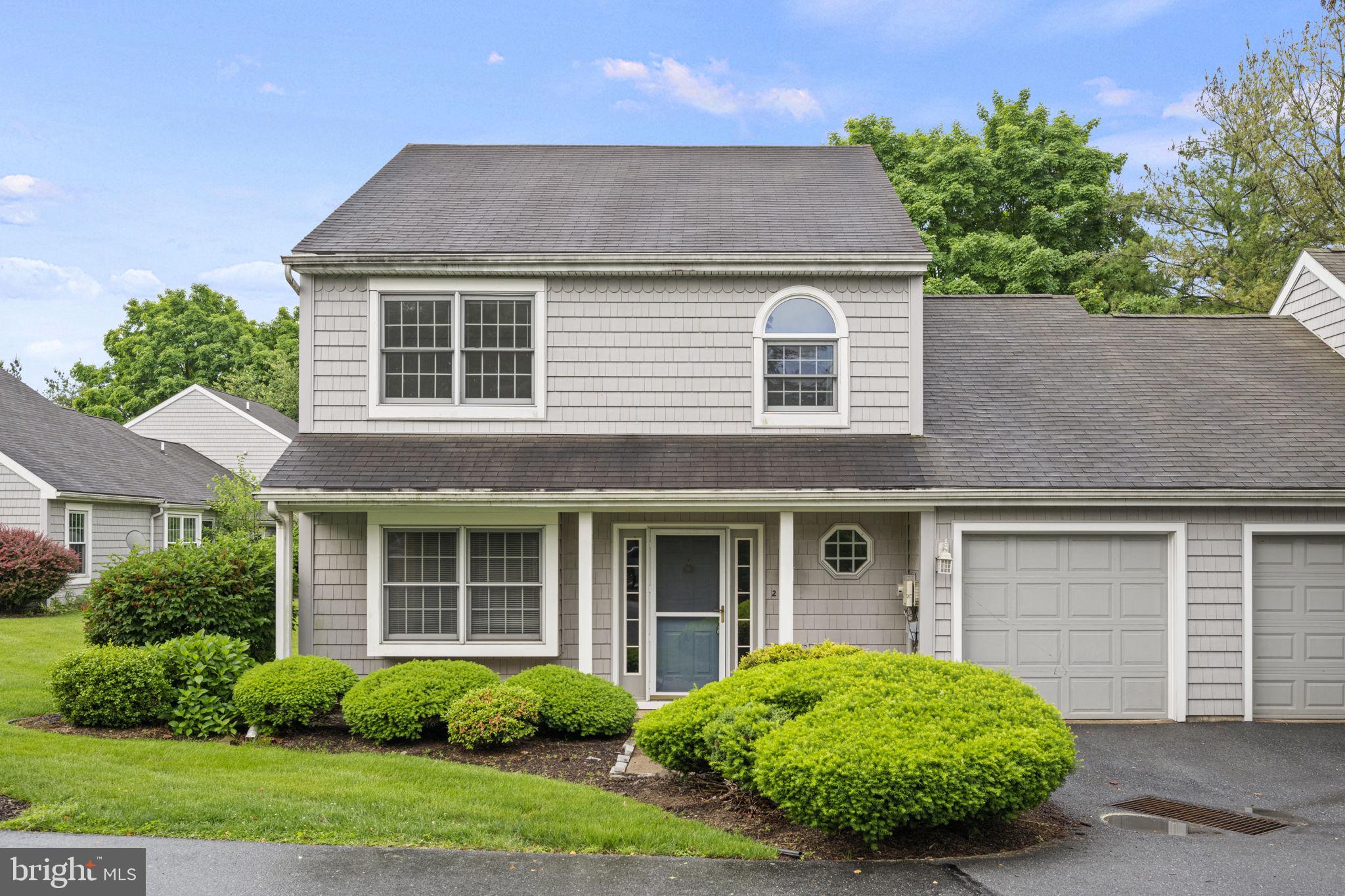 262 Crescent Dr