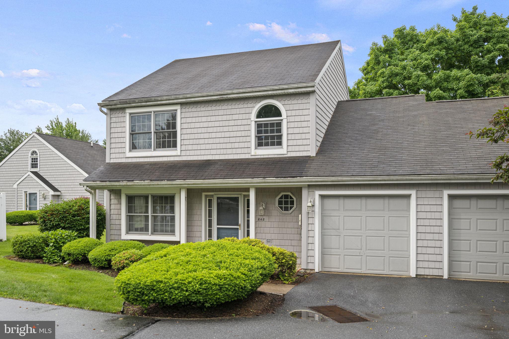 262 Crescent Dr