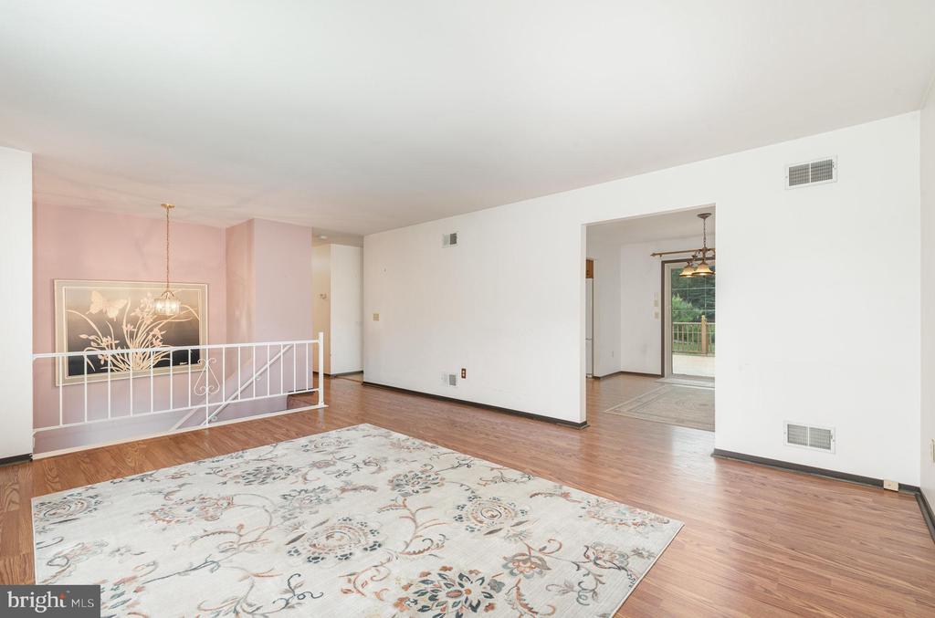 19 Mondale Cir