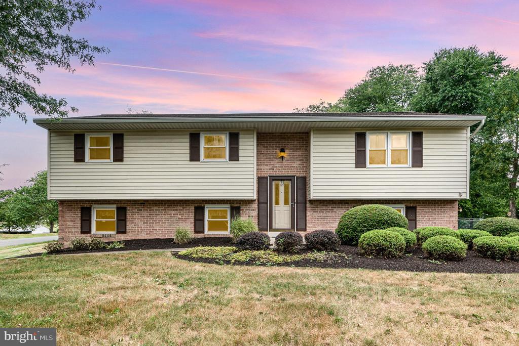 19 Mondale Cir