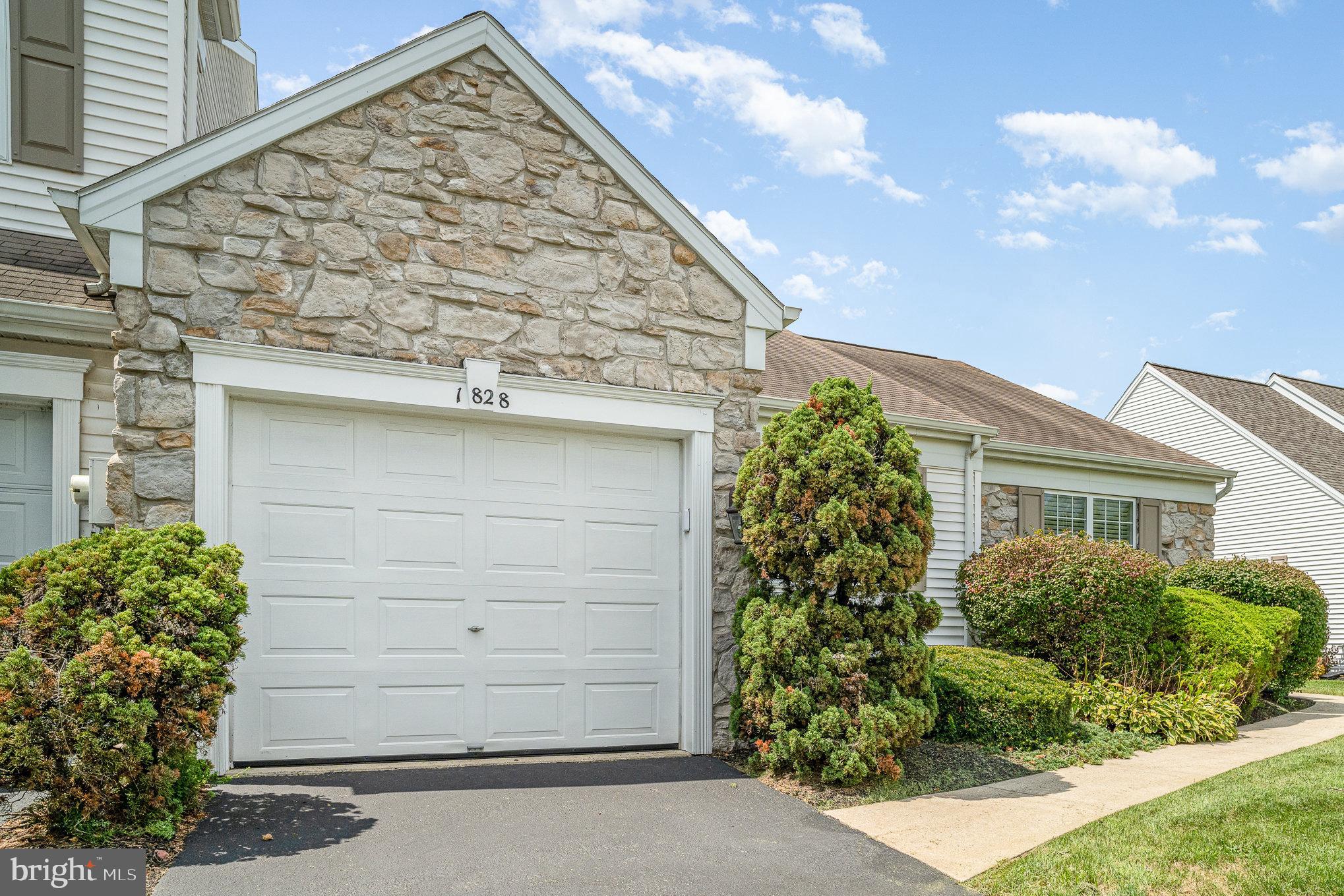 1828 Deer Run Dr