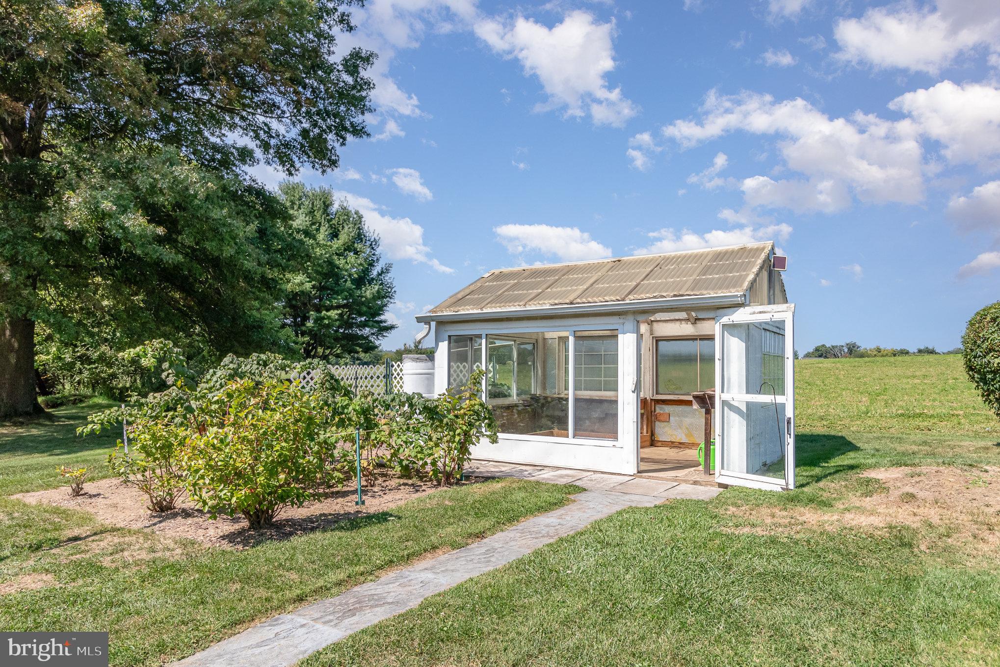 6669 Schoolhouse Rd