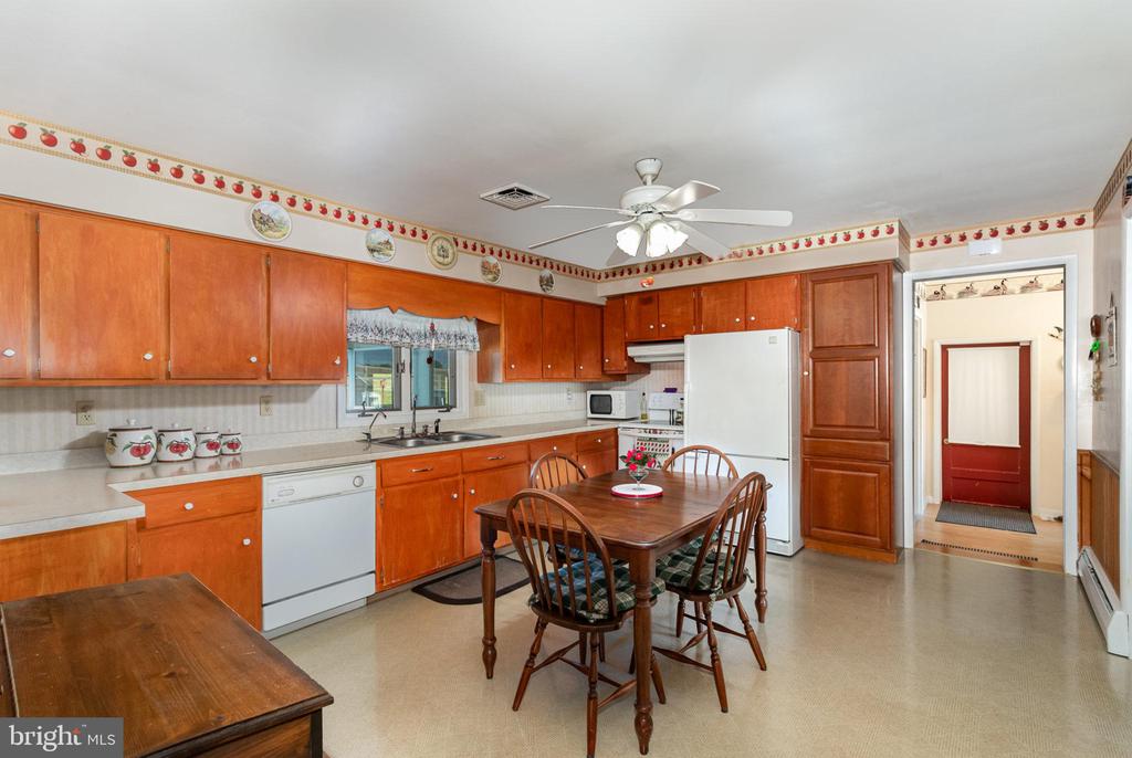 6669 Schoolhouse Rd