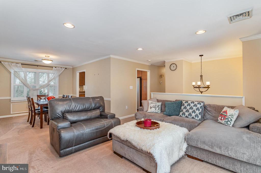 935 Briarcrest Dr