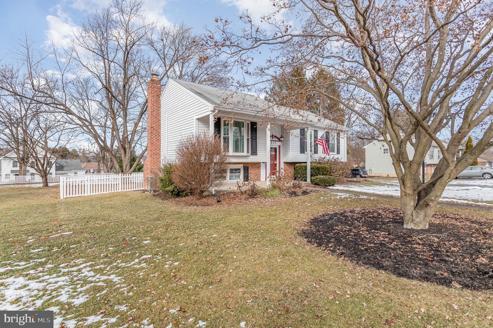 935 Briarcrest Dr