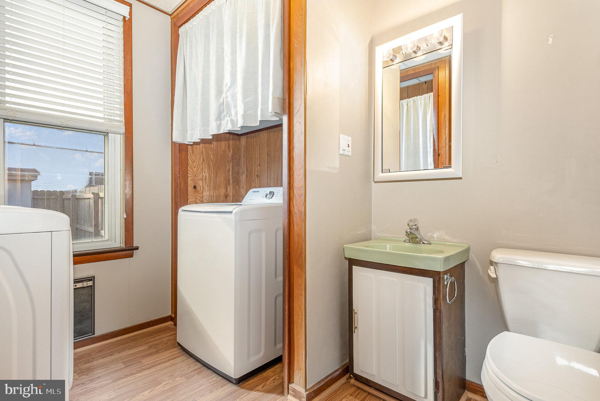 72 W Granada Ave