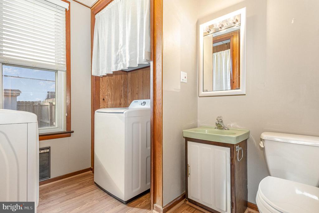72 W Granada Ave