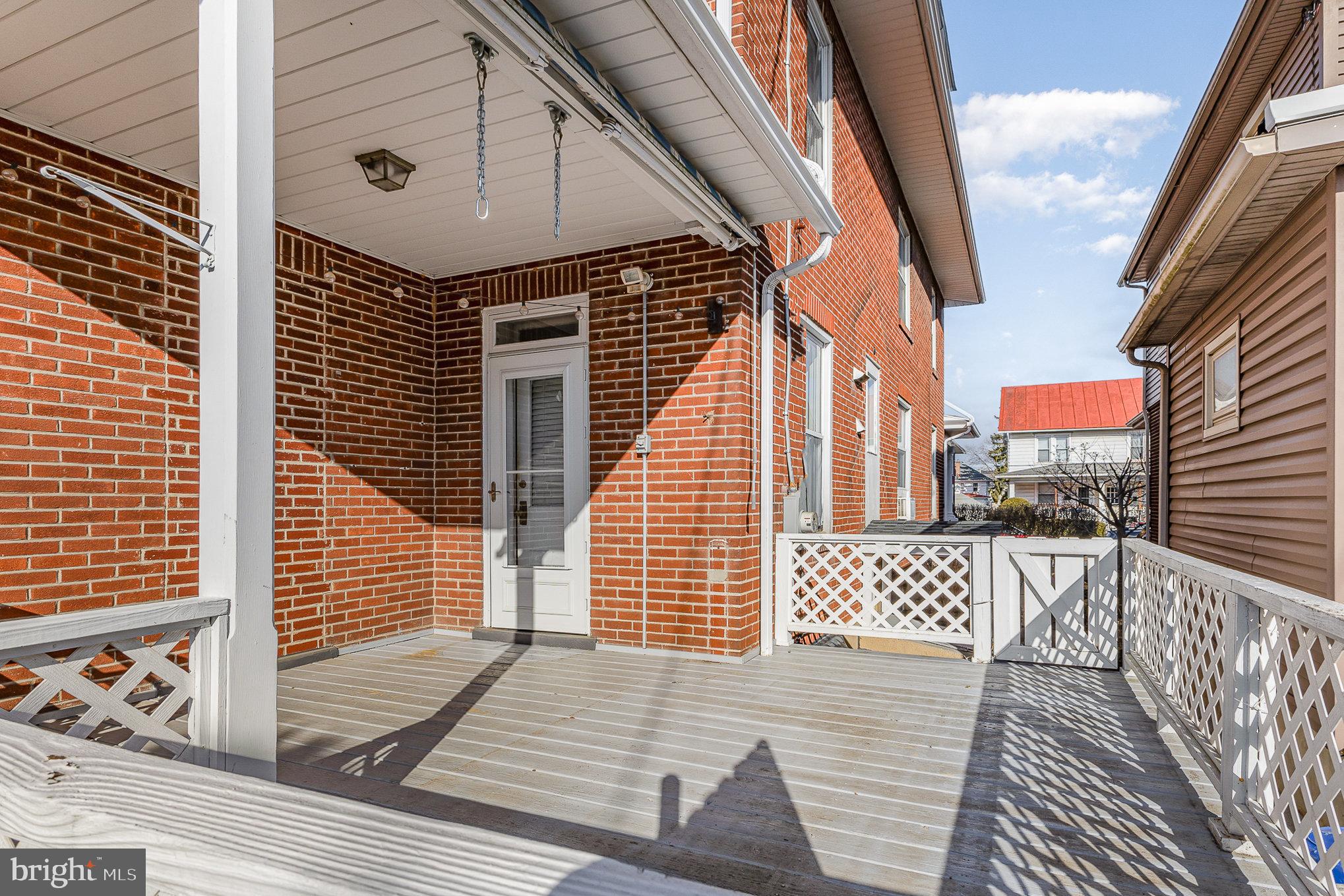 72 W Granada Ave
