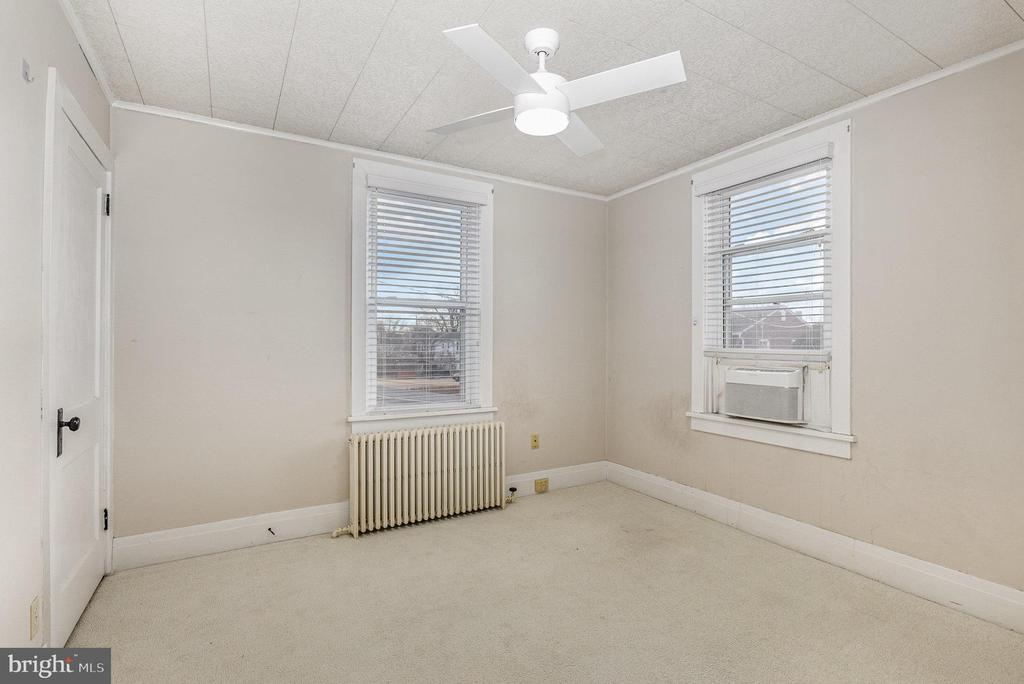 72 W Granada Ave