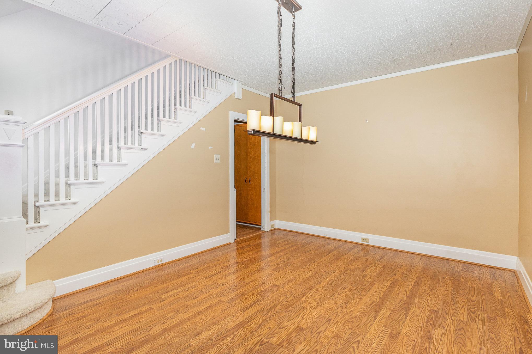 72 W Granada Ave