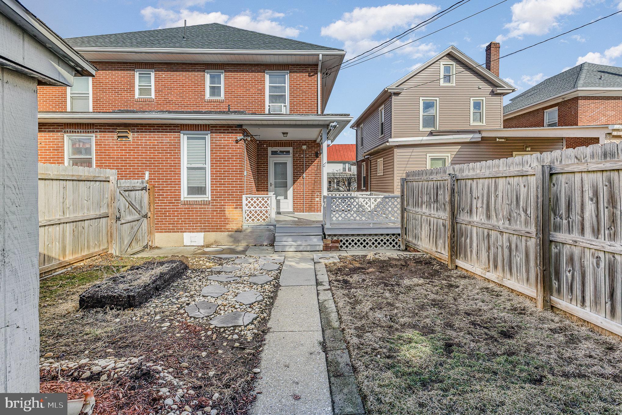 72 W Granada Ave