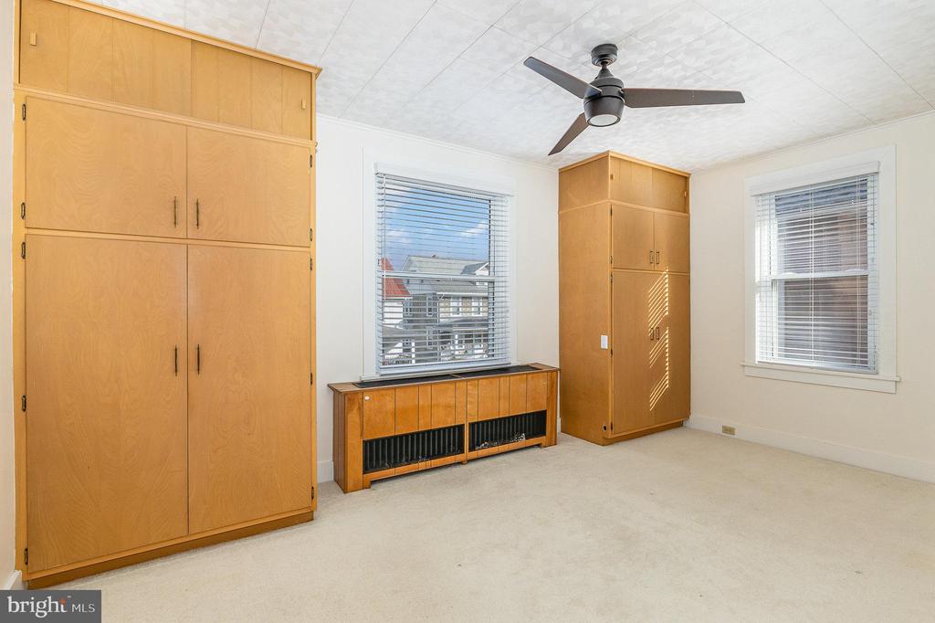 72 W Granada Ave