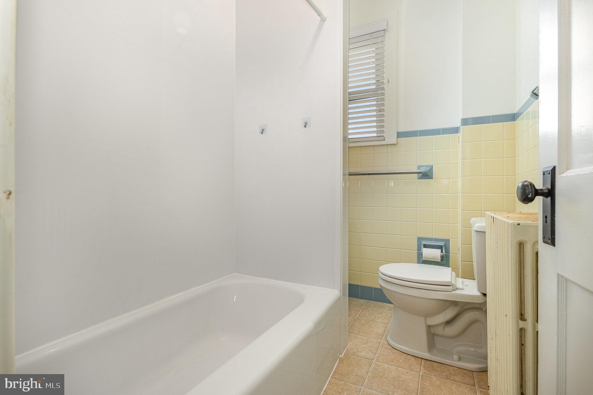 72 W Granada Ave