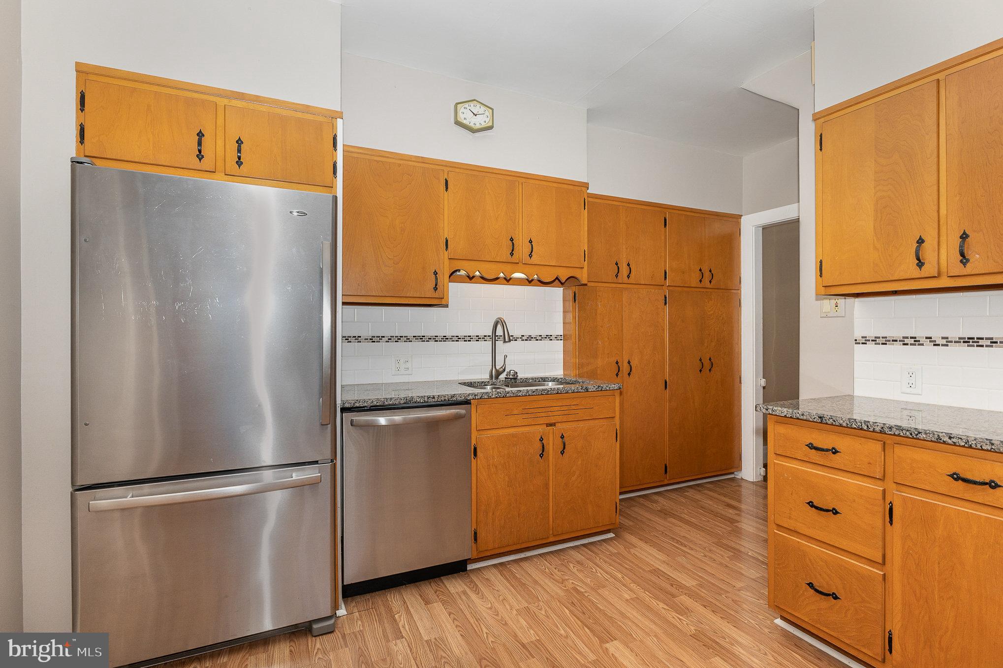 72 W Granada Ave