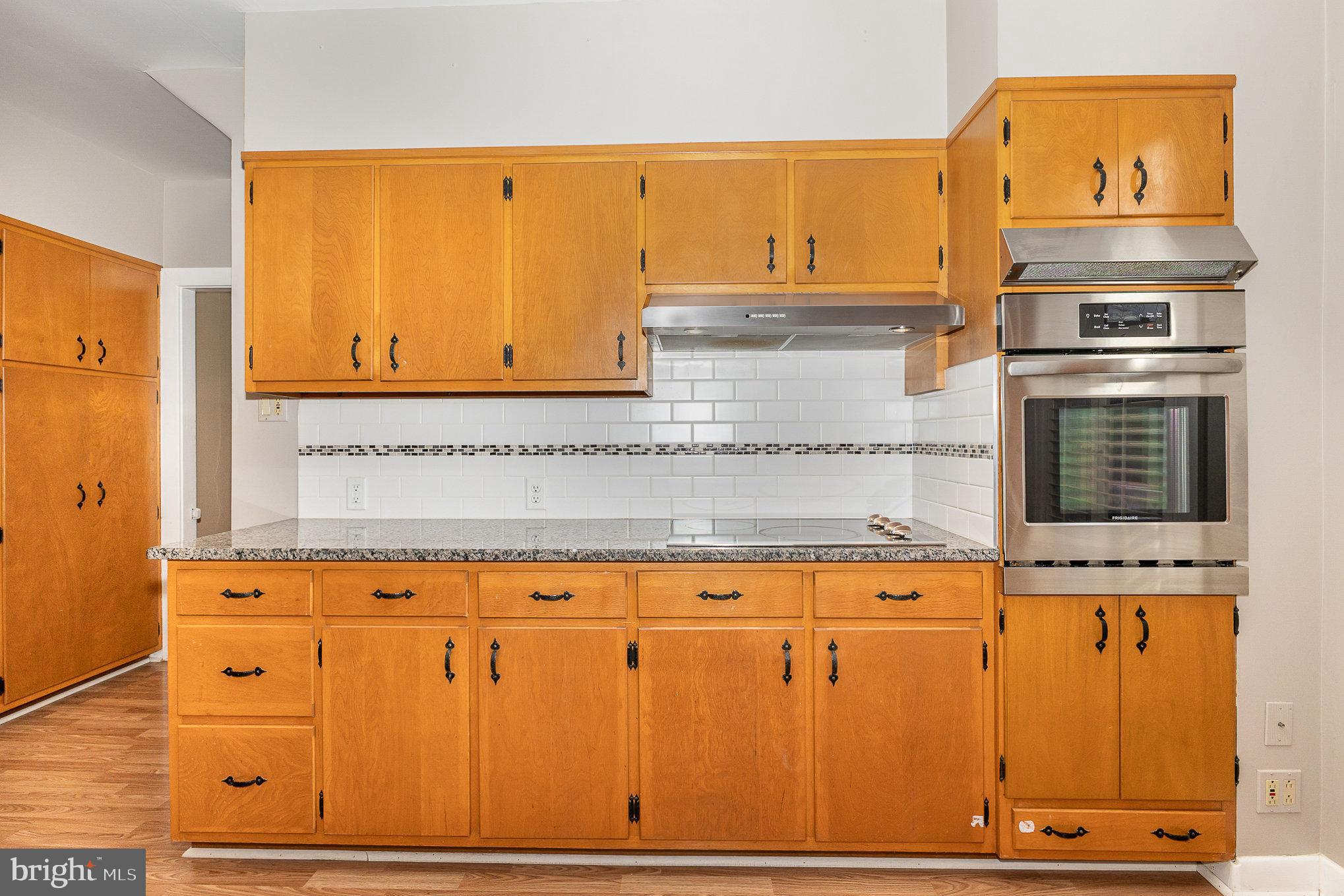 72 W Granada Ave