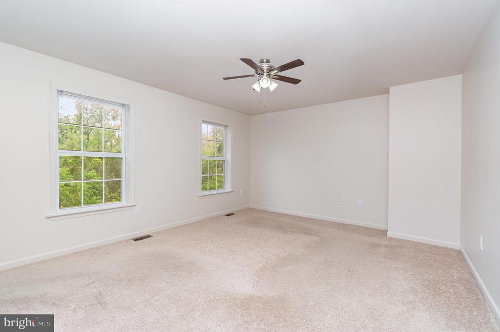 9089 Joyce Ln