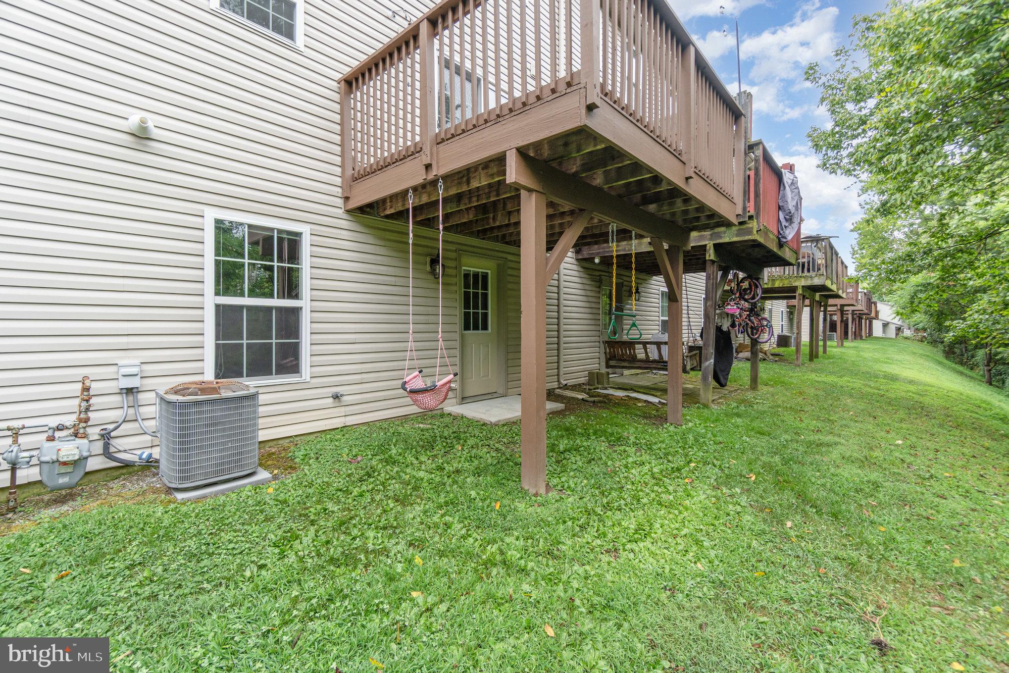 9089 Joyce Ln