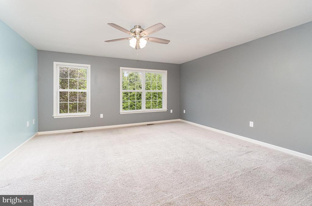 9089 Joyce Ln