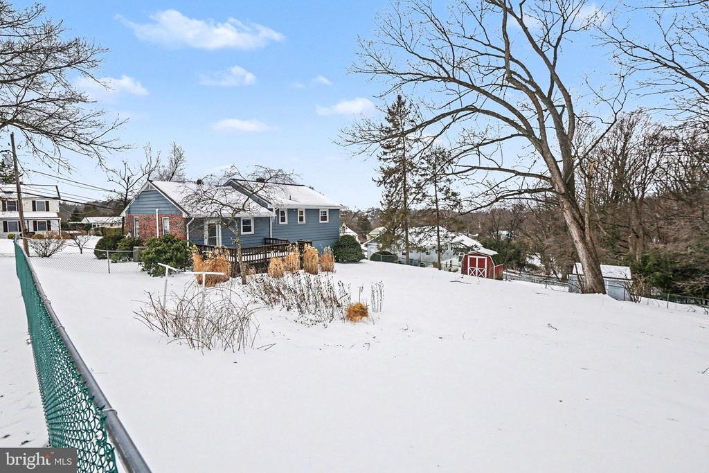 909 SUNNYSIDE ROAD