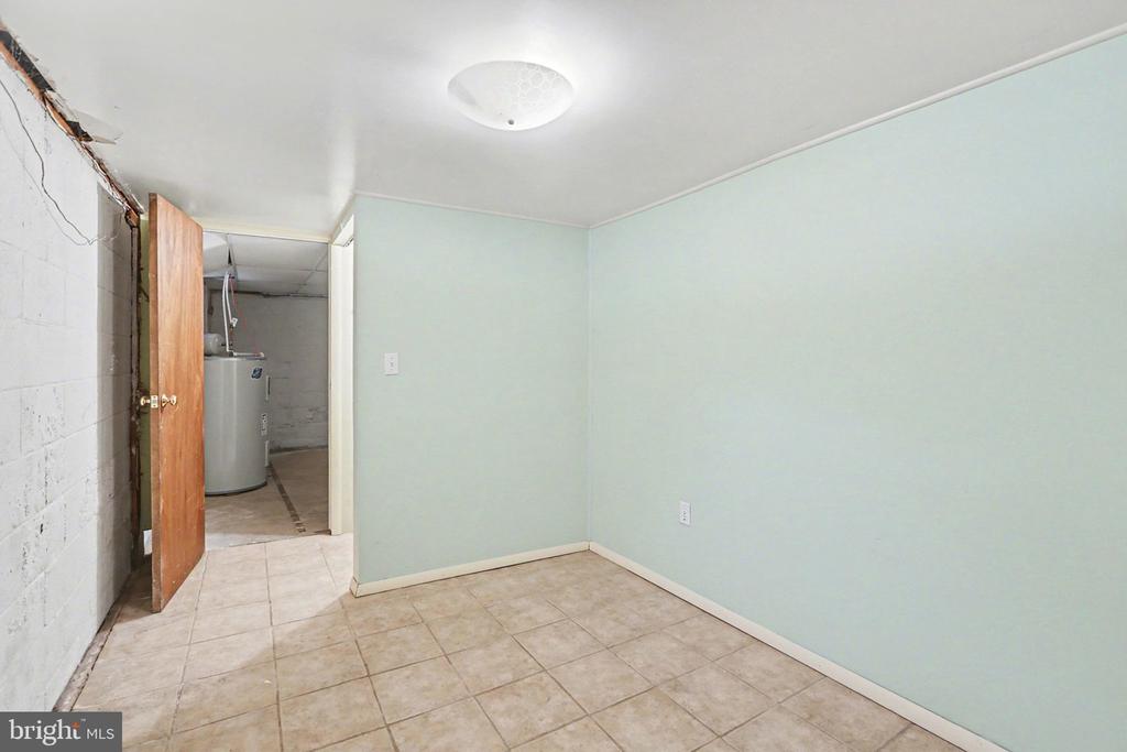 909 SUNNYSIDE ROAD