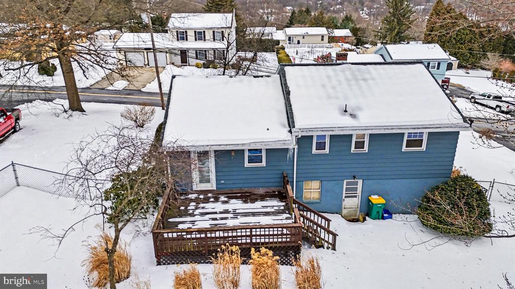 909 SUNNYSIDE ROAD