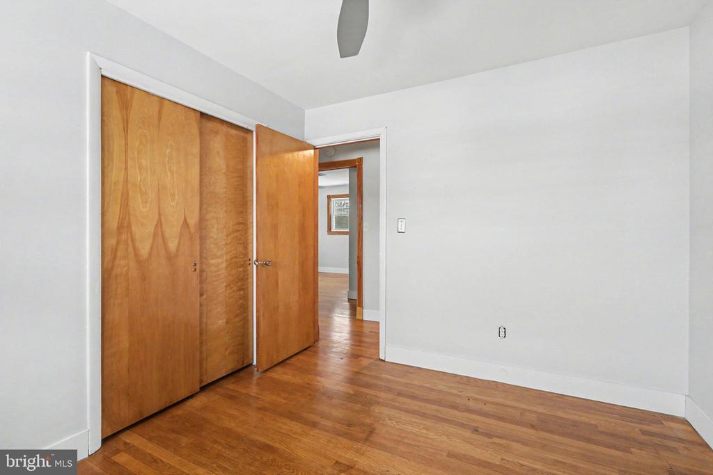 909 SUNNYSIDE ROAD