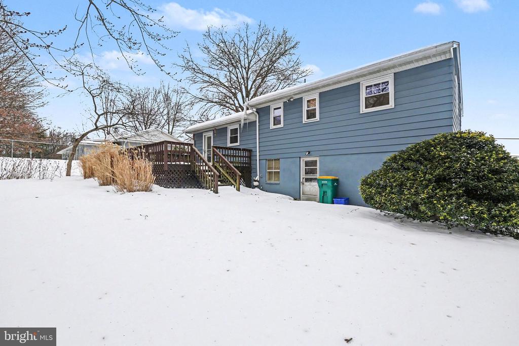 909 SUNNYSIDE ROAD