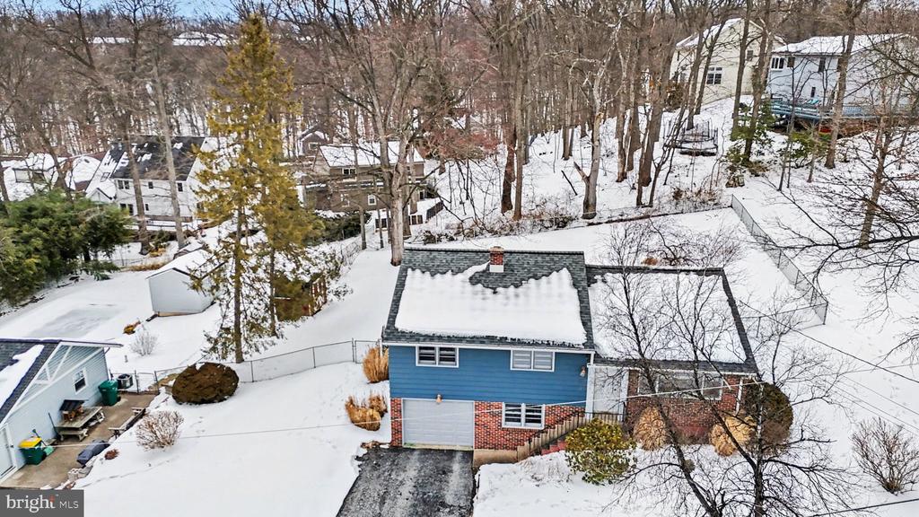 909 SUNNYSIDE ROAD