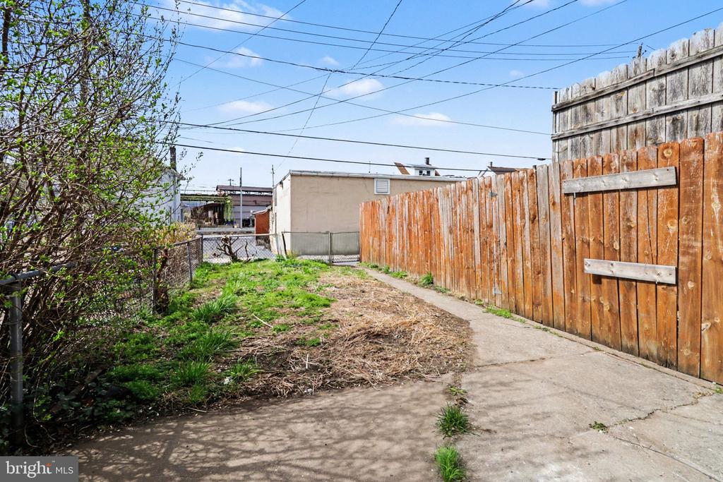 644 S 2ND STREET