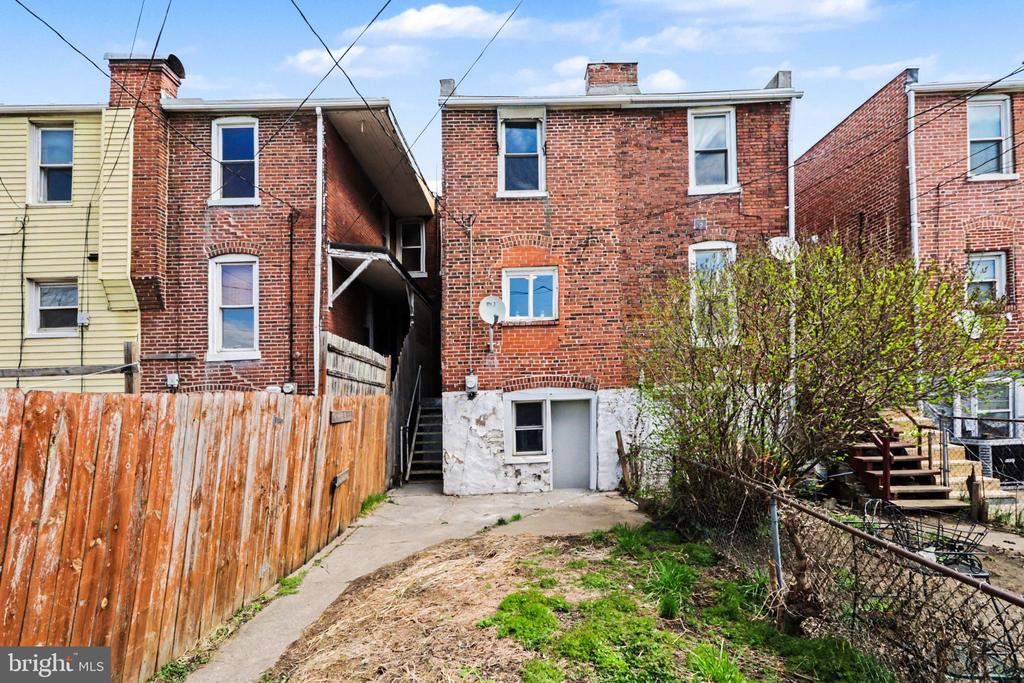 644 S 2ND STREET