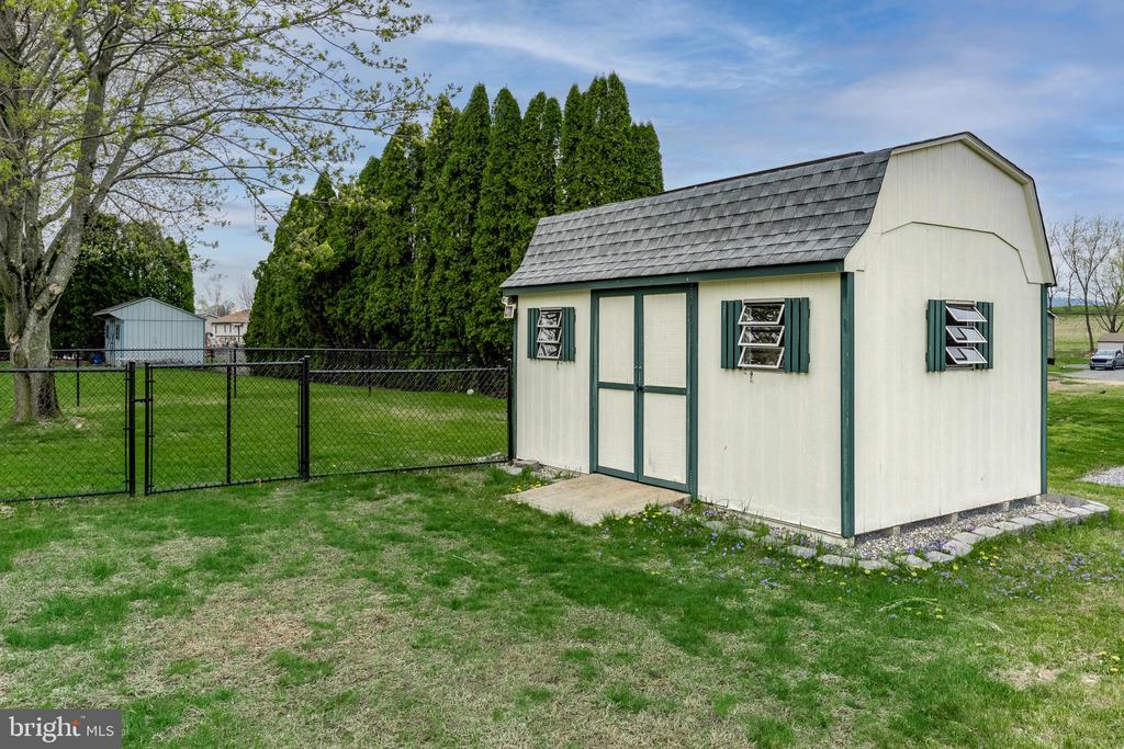 108 W BONNIE AVENUE