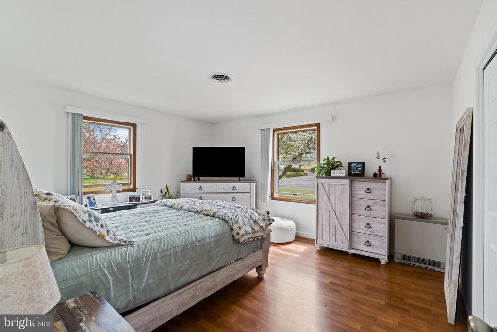 108 W BONNIE AVENUE