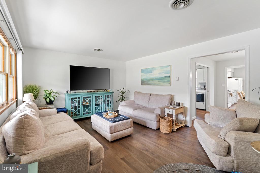 108 W BONNIE AVENUE