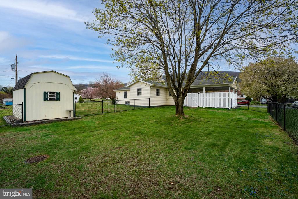 108 W BONNIE AVENUE