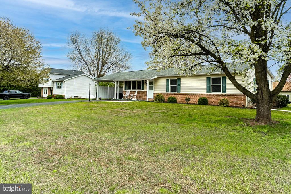 108 W BONNIE AVENUE