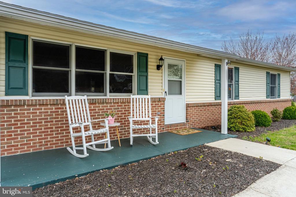 108 W BONNIE AVENUE