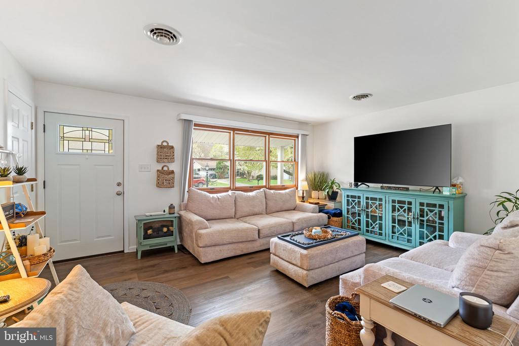 108 W BONNIE AVENUE