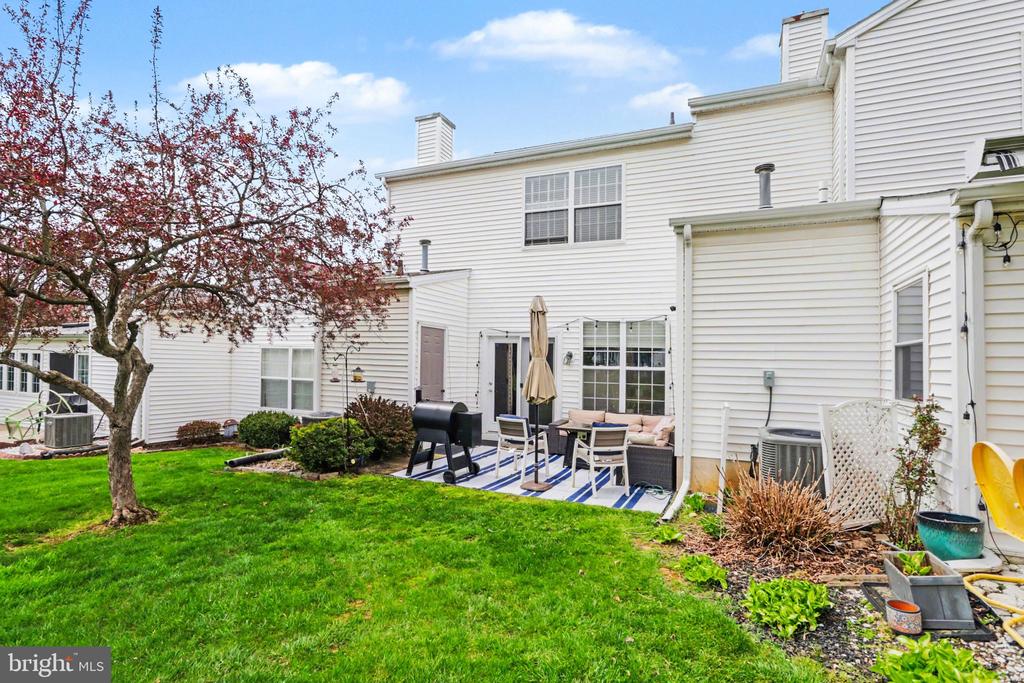 652 SPRINGHOUSE LANE