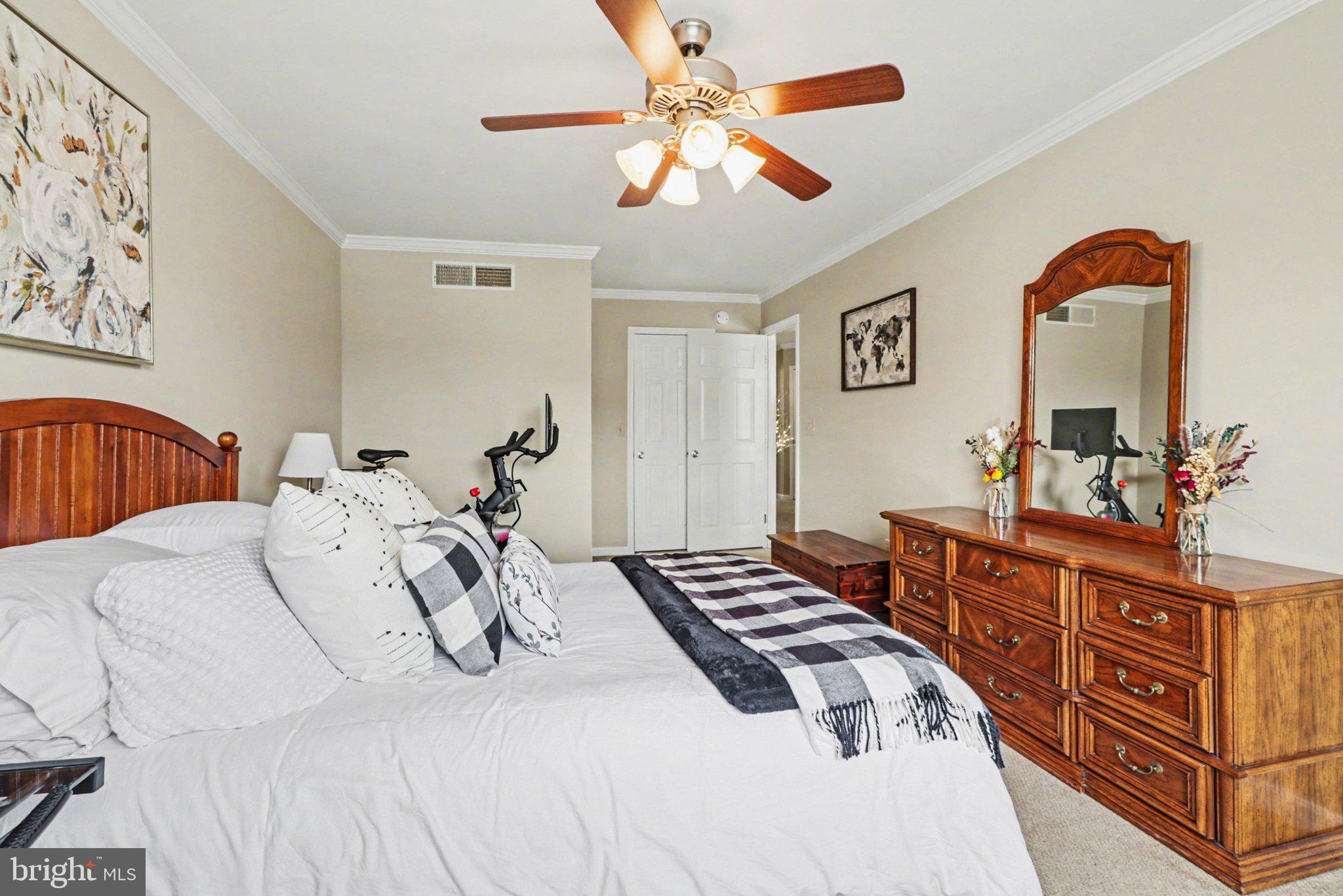 652 SPRINGHOUSE LANE