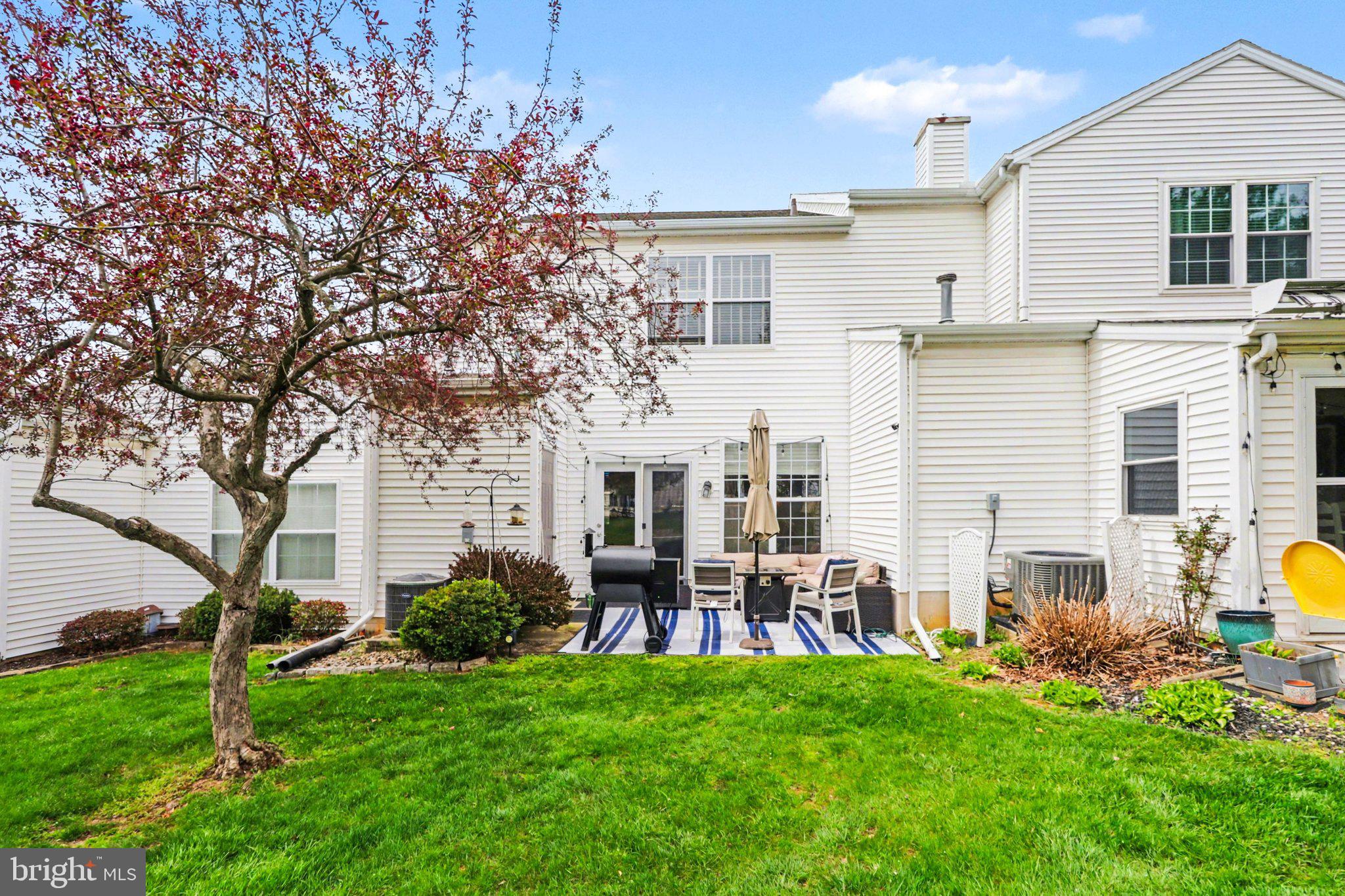 652 SPRINGHOUSE LANE