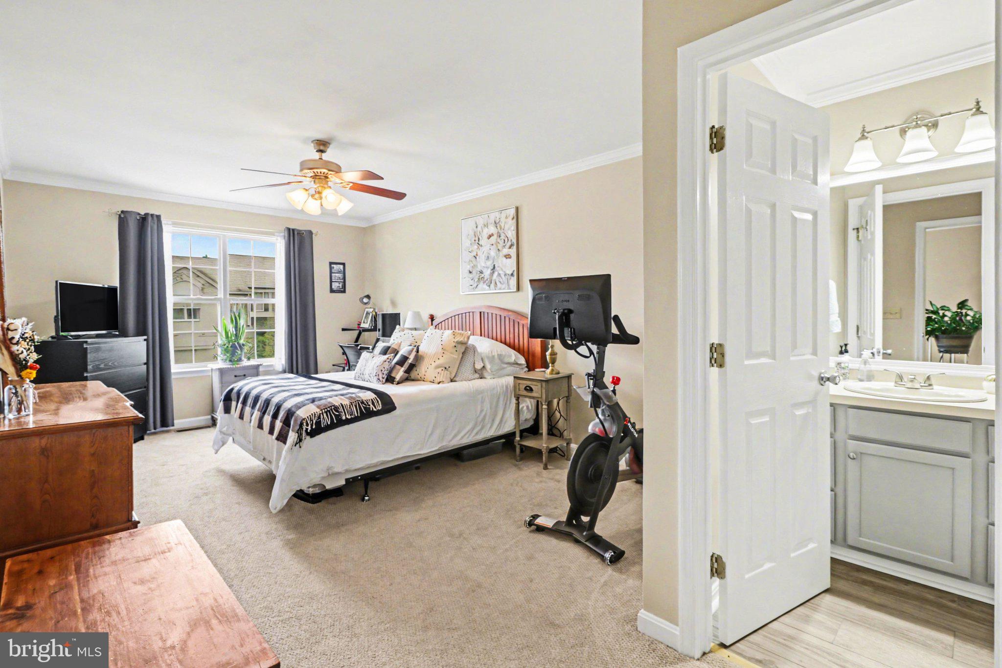 652 SPRINGHOUSE LANE