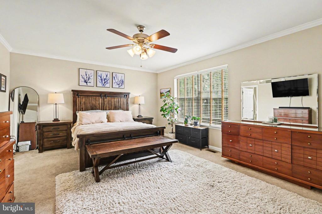 652 SPRINGHOUSE LANE