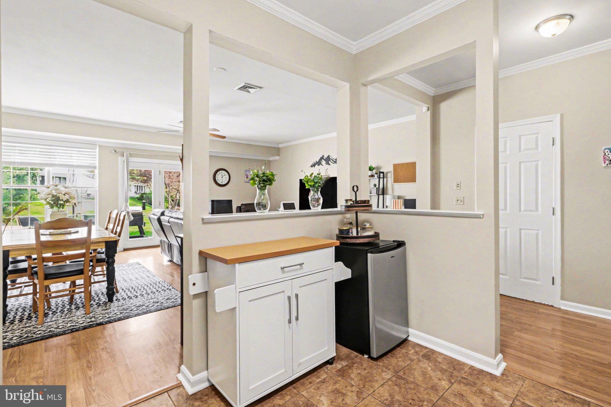 652 SPRINGHOUSE LANE