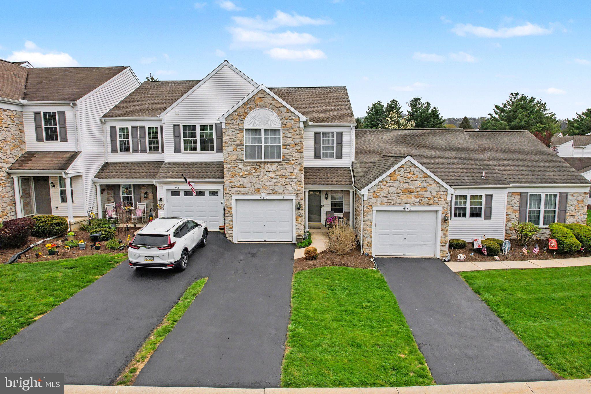 652 SPRINGHOUSE LANE