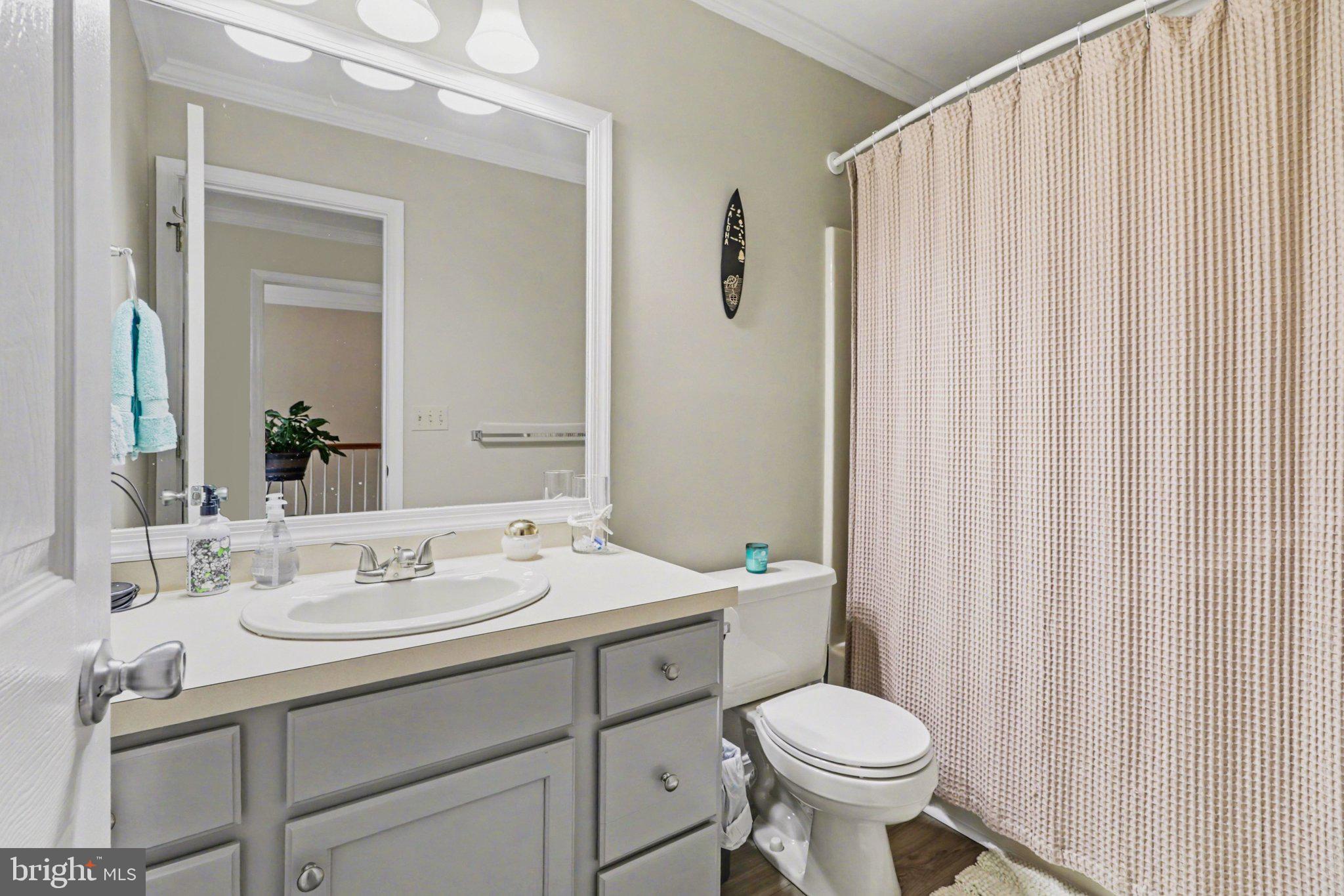 652 SPRINGHOUSE LANE