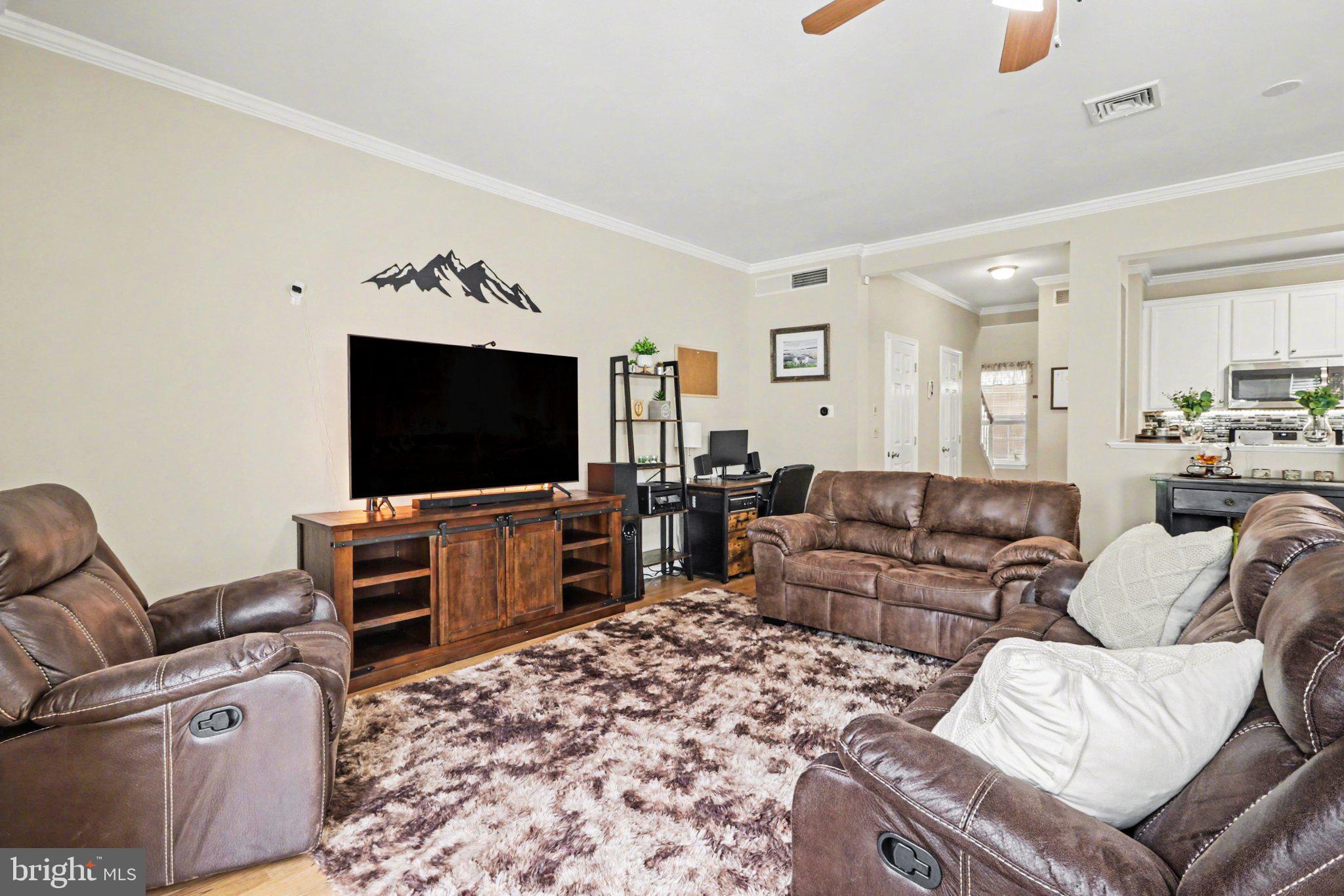 652 SPRINGHOUSE LANE