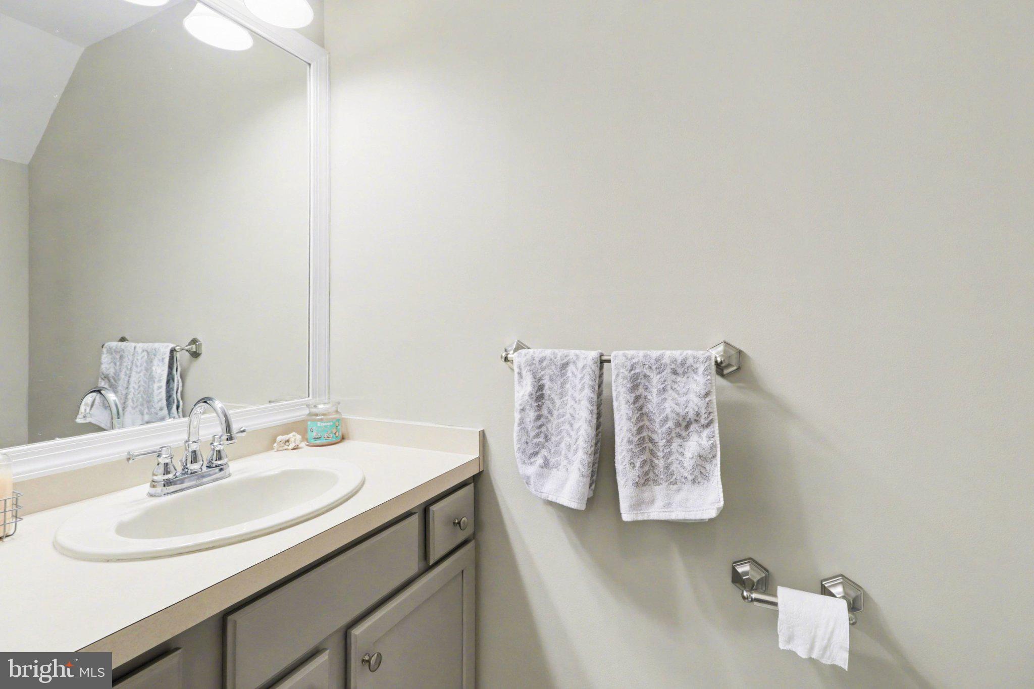 652 SPRINGHOUSE LANE