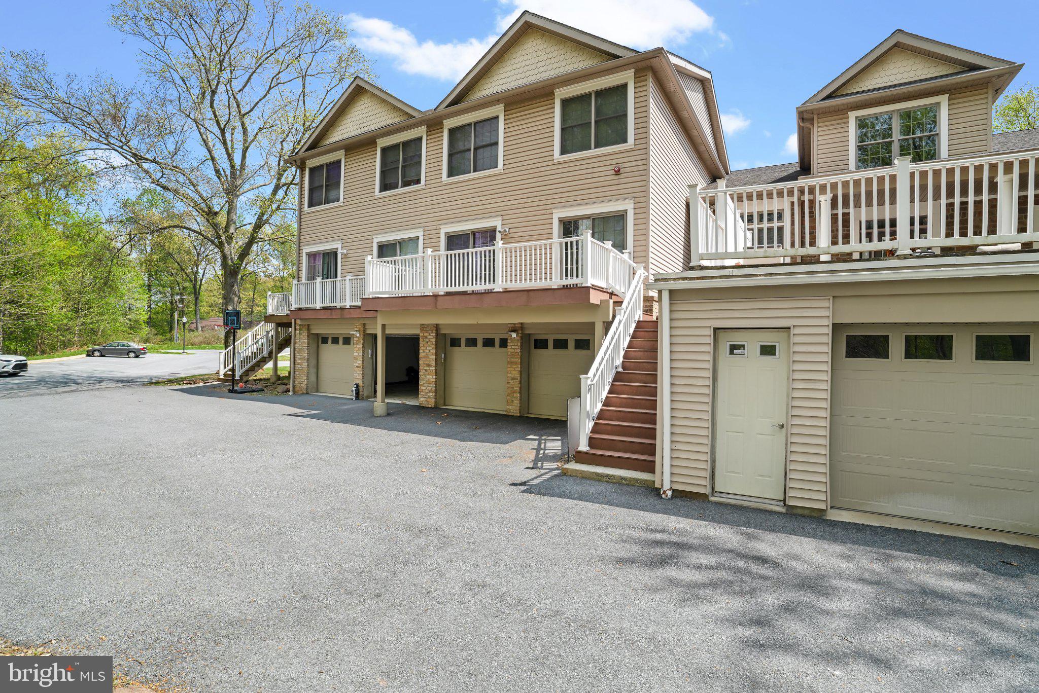 105 HIGH POINTE DRIVE